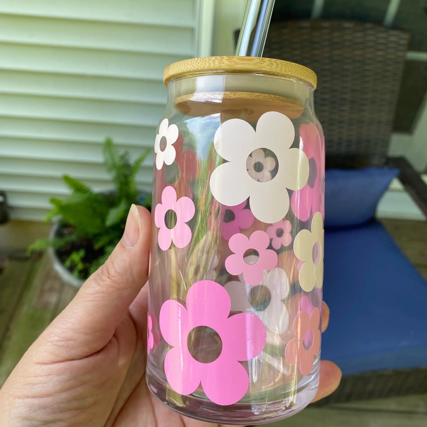Retro Daisy Iced Coffee Cup with Lid & Straw, 16oz Tumbler, Ombre Flowers Amazing Faith Designs