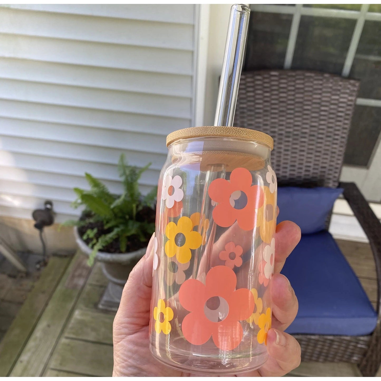 Retro Daisy Iced Coffee Cup with Lid & Straw, 16oz Tumbler, Ombre Flowers Amazing Faith Designs