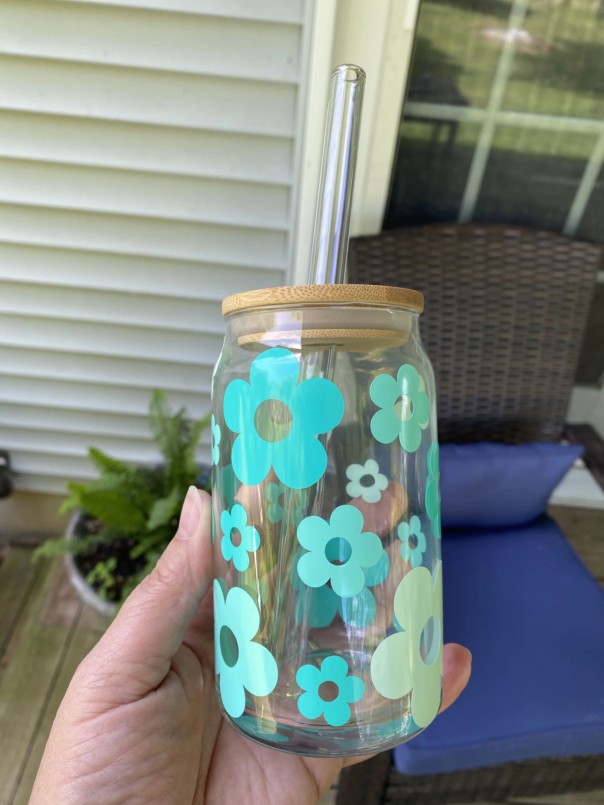 Retro Daisy Iced Coffee Cup with Lid & Straw, 16oz Tumbler, Ombre Flowers Amazing Faith Designs