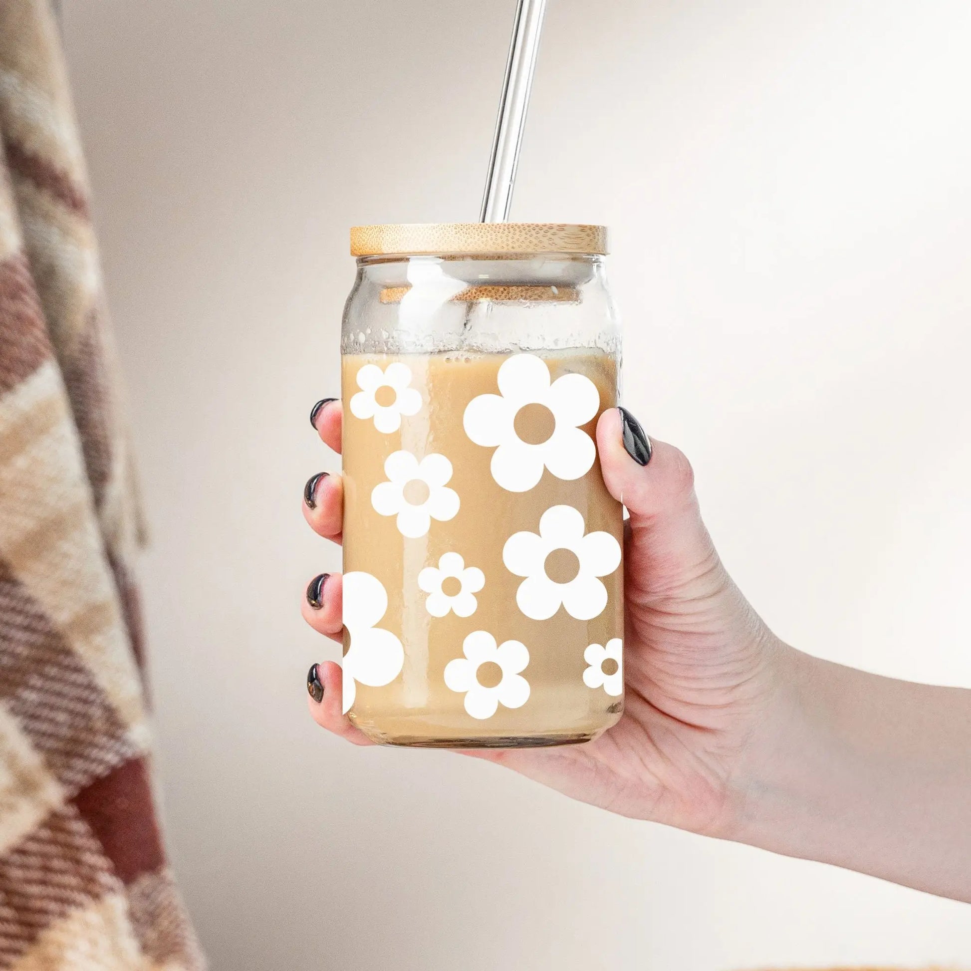 Retro Daisy Iced Coffee Cup with Lid & Straw, 16oz Tumbler, Ombre Flowers Amazing Faith Designs